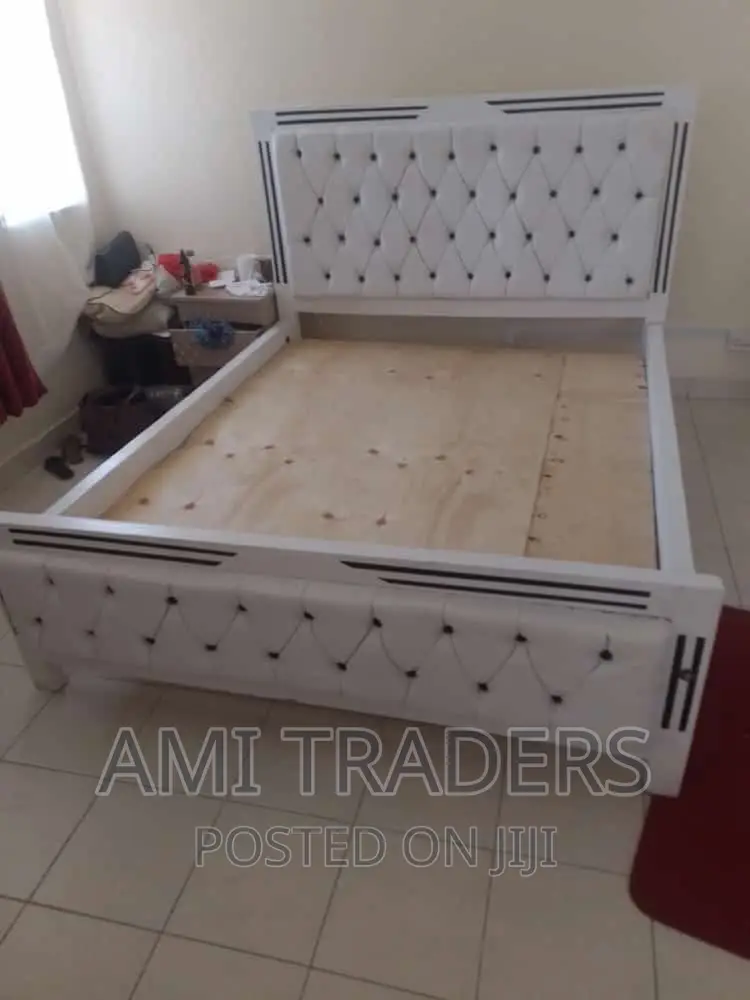 Tufted Luxury Bed (5"6)