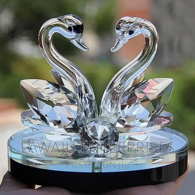 Crystal Clear Swan Decorative Piece