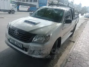 Toyota Hilux 2014 Silver