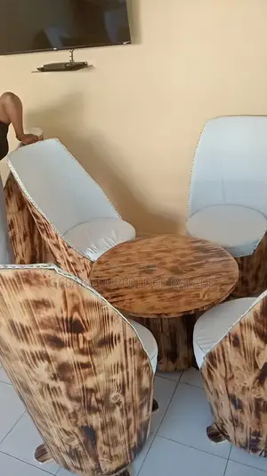 Barrel With 4 Barrel Seats