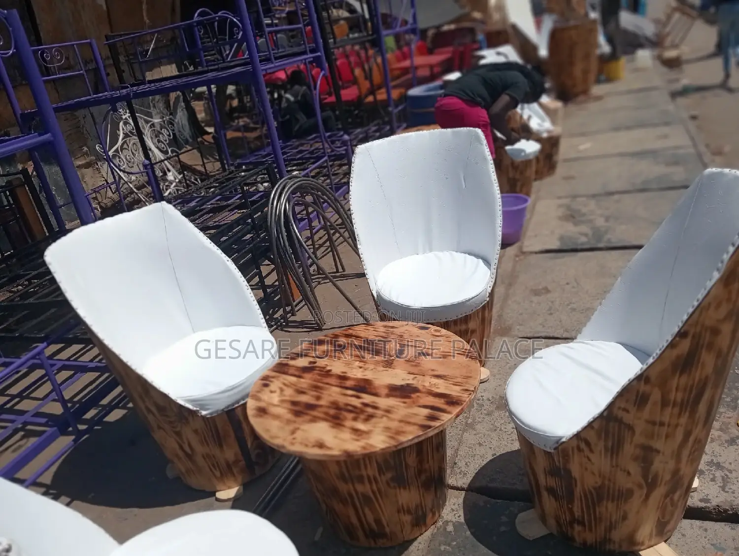 Barrel With 4 Barrel Seats