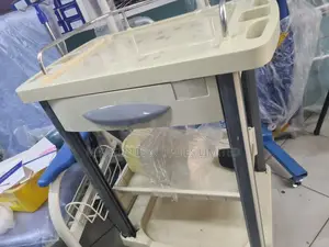 Emergency Trolley.( OPEN)