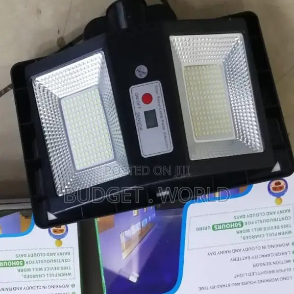 200w Automatic Solar Powered Street Lamp.5000mah Battery