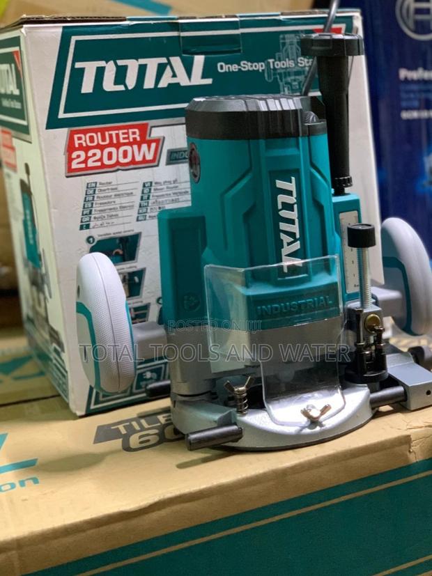 Total 2200W Industrial Wood Rooter