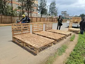 Pallet Bed- 4*6 Detachable and Blazed Pallet Bed. (FM01)