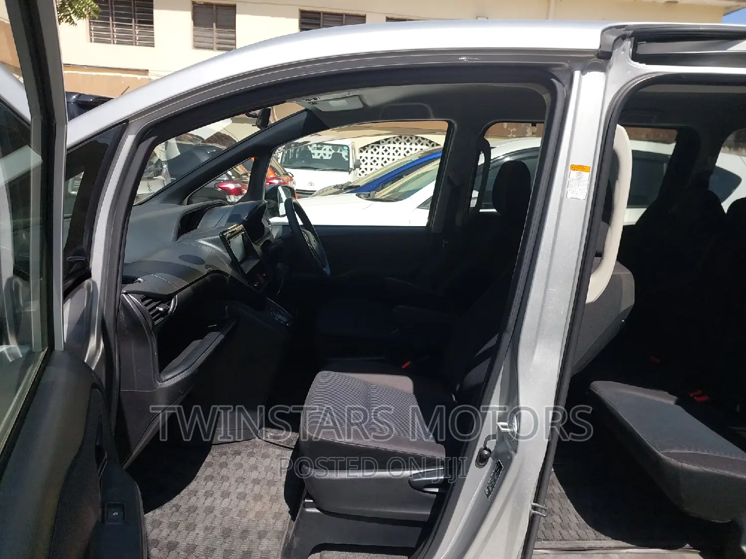 Toyota Voxy 2019 Silver