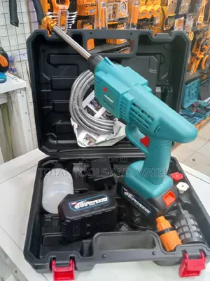 Makita Cordless Pressure Washer 88V 2 Rechargeable Batteries Car Wash