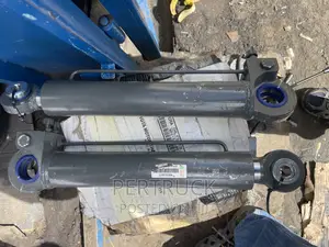Wg9719820004 Cabin Lift Hydraulic Oil Cylinder Howo Sitrak