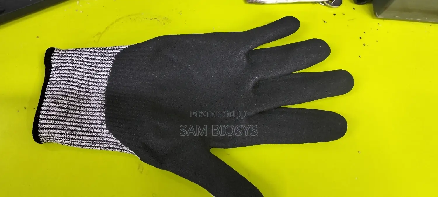 Safety Gloves 🧤