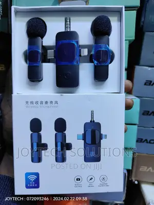 3-in-1 Wireless Lavalier Microphone Plug and Play.
