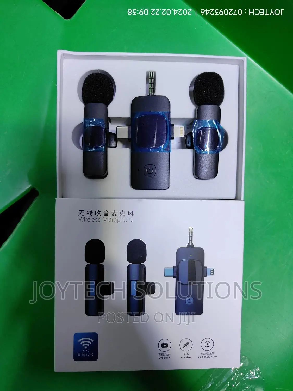 3-in-1 Wireless Lavalier Microphone Plug and Play.