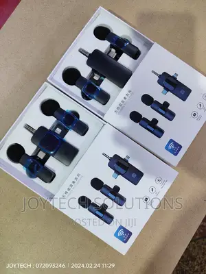Camera Wireless Lapel/Lavalier Microphone. Universal 4 Phone