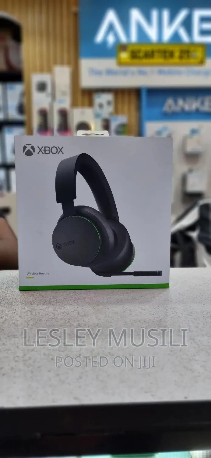Xbox Wireless Headset – Series X|s/One and Windows Devices