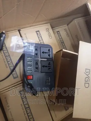 300W Car Inverter With 4 Usb Charging Ports and 4 Changing P