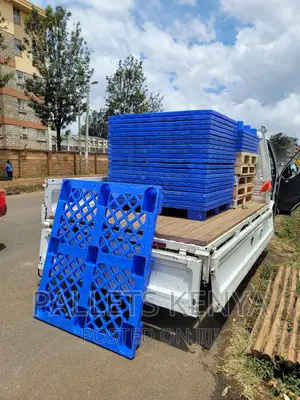 Plastic Pallets- Blue Plastic Pallets. (CP016,)