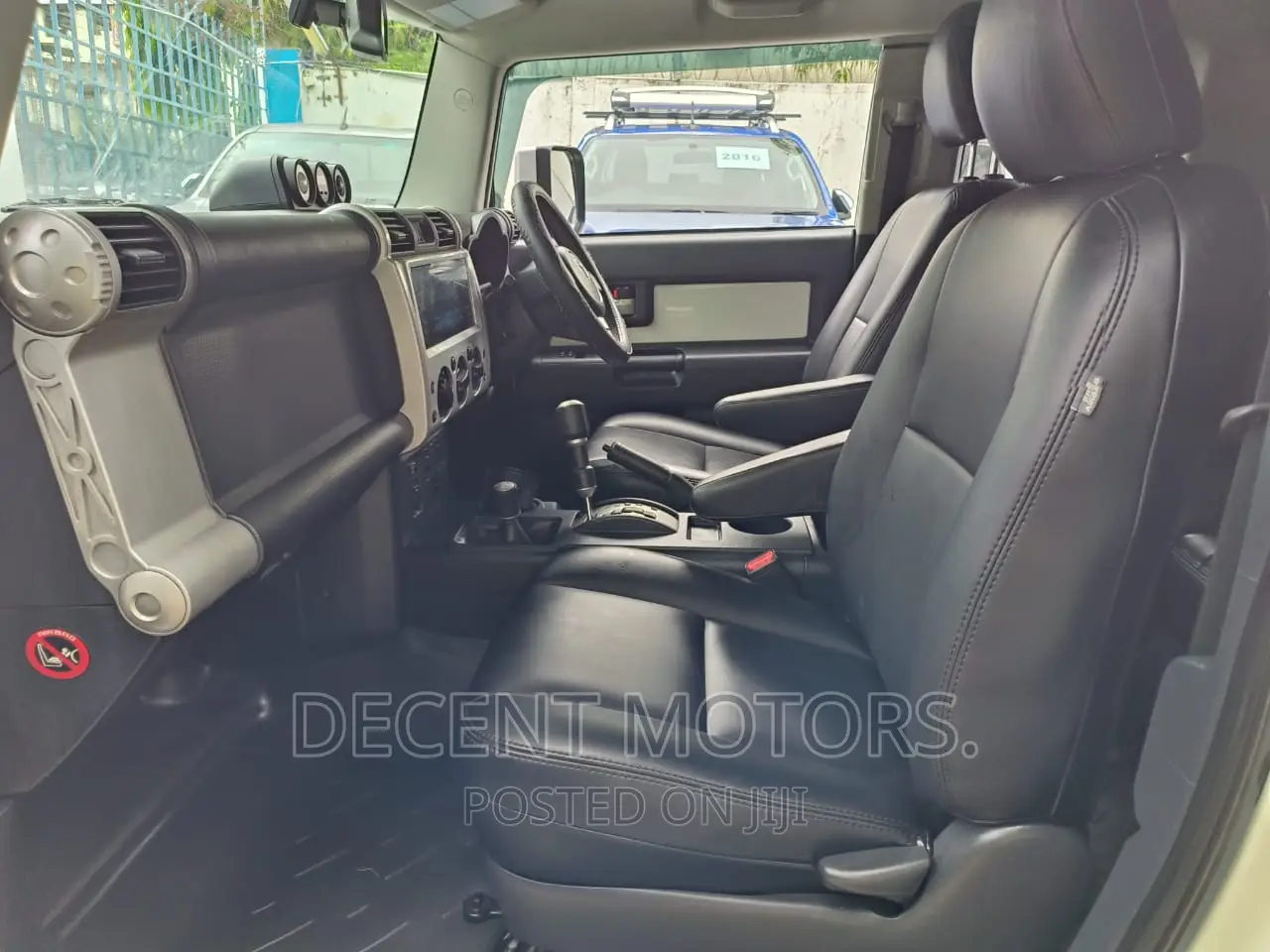 Toyota FJ Cruiser 2017 White