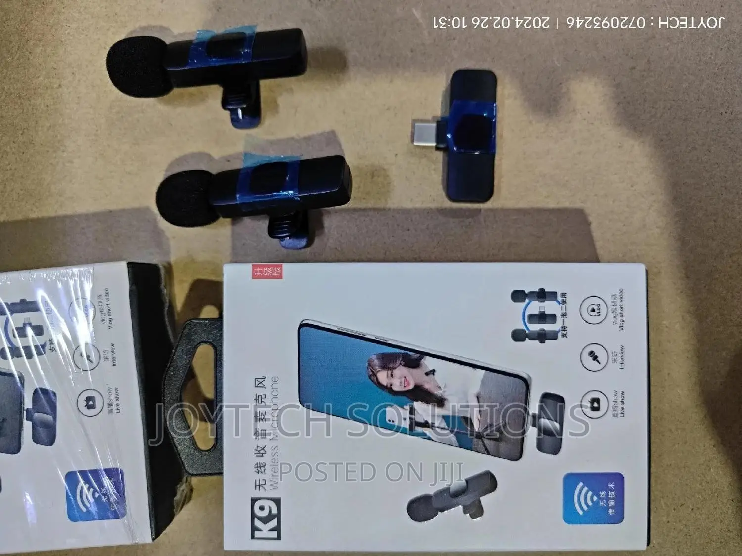 Type C Dual Lapel Microphone.