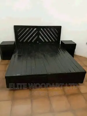 Detachable Pallet King Size Bed