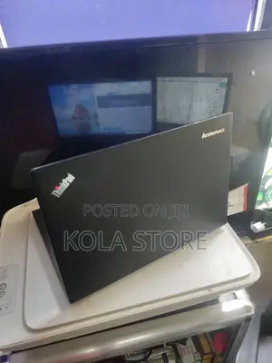 Laptop Lenovo ThinkPad X260 8GB Intel Core I5 HDD+SSD 500GB