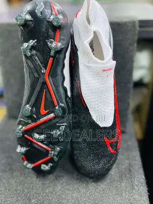Black/White Nike Phantom Gx Football Boots