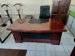 Executive Imported Morden Mahogany Office Desk 2 MTRS