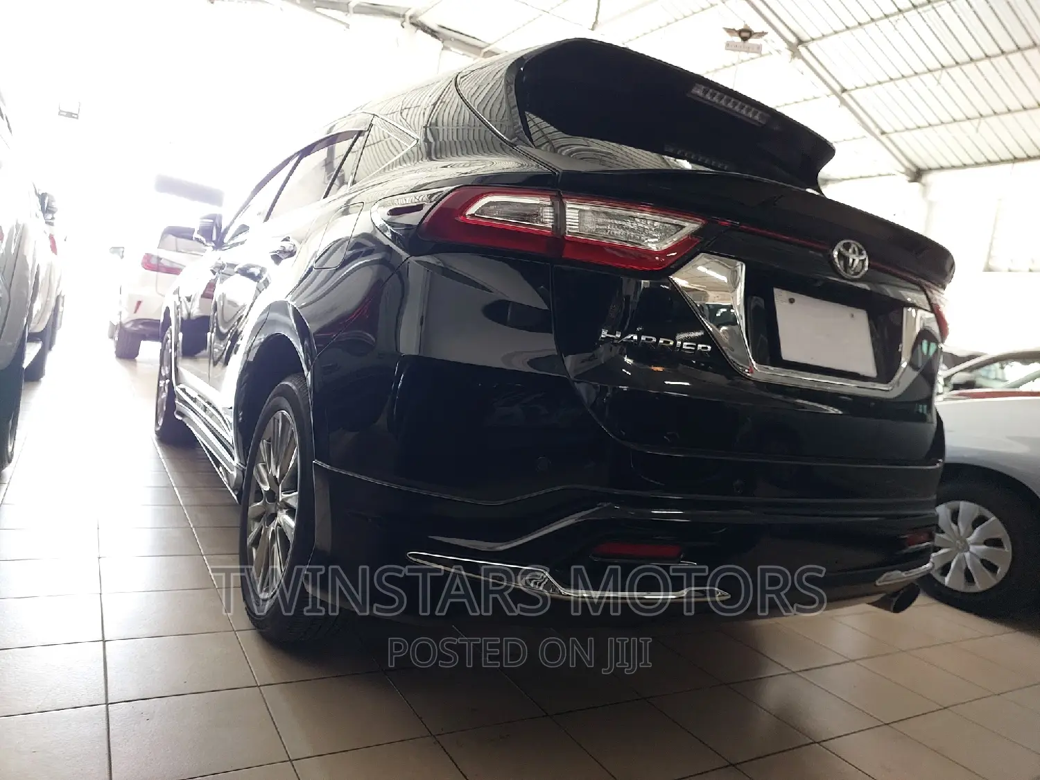 Toyota Harrier 2.0 2017 Black