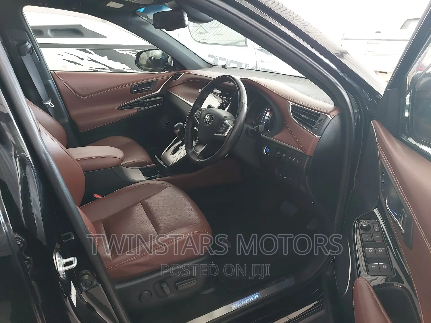 Toyota Harrier 2.0 2017 Black