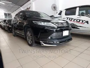 Toyota Harrier 2.0 2017 Black