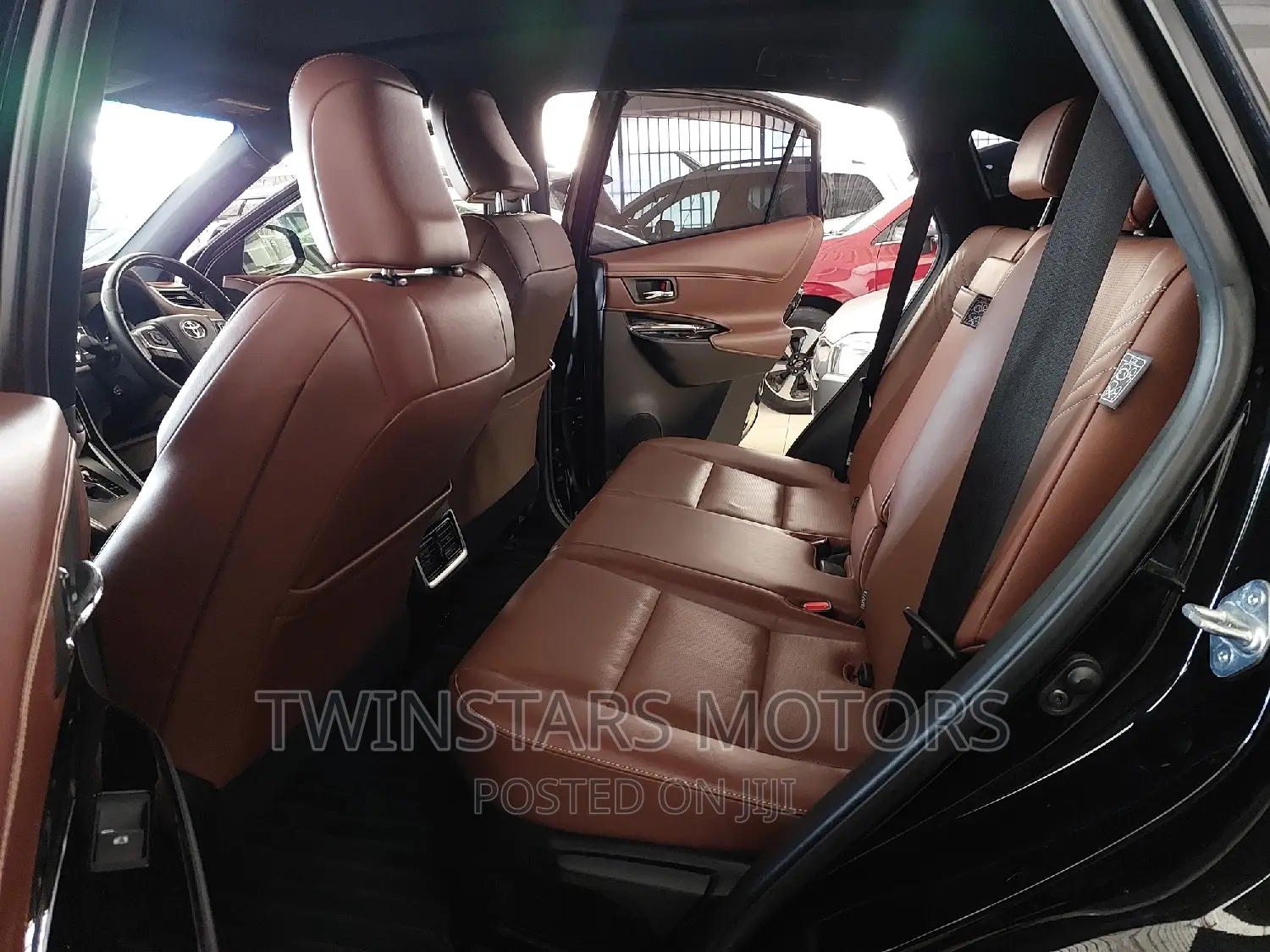 Toyota Harrier 2.0 2017 Black