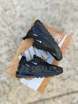 Black Nike Airmax 270