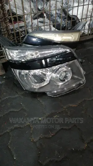 Toyota Voxy 2008/2009 Xenon Head Lamp, Clean Ex Japan