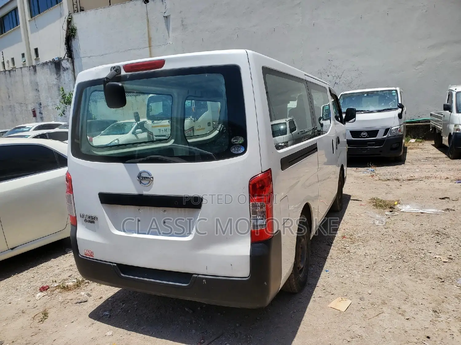 Nissan Caravan (Urvan) 2017 White