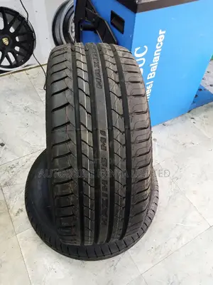 245/40r18 Maxtrek Tyre