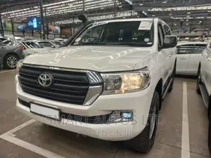 Toyota Land Cruiser 2016 White