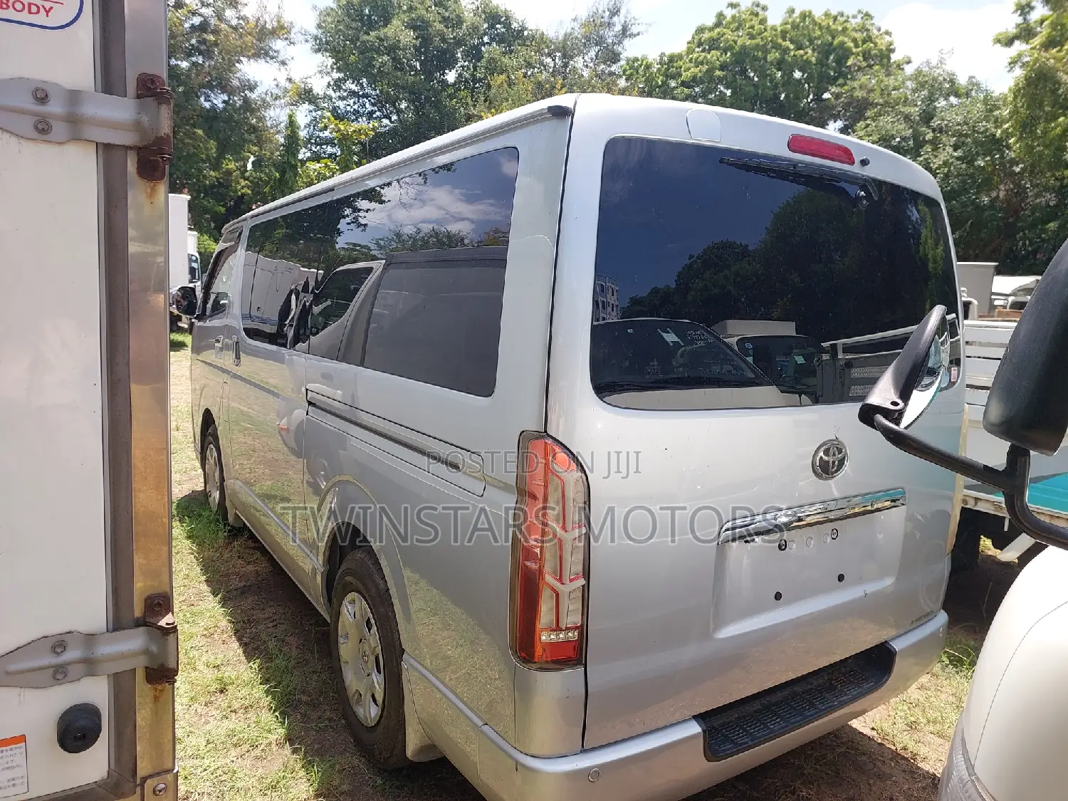 Toyota HiAce 2017 Brown