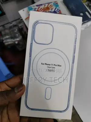 Smart Clear Case for iPhone 11 Pro Max With Magsafe - Anti-S