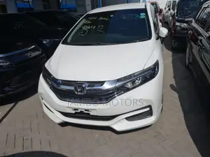 Honda Fit Shuttle 1.5 Hybrid 2WD 2017 White