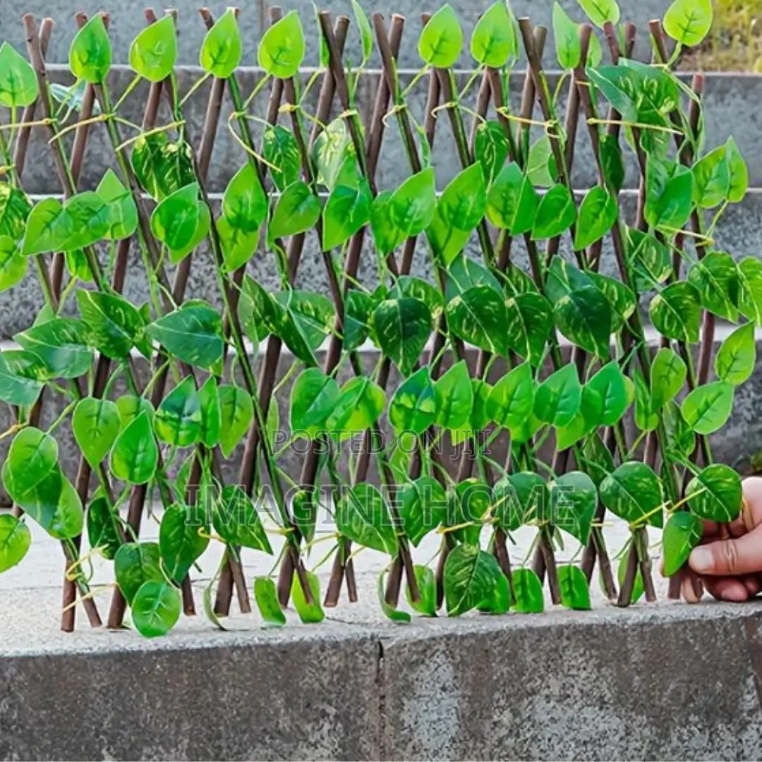 Stretchable Green Fence