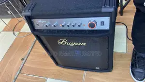 Behringer BXD15A Bugera Bass Combo