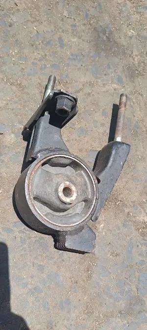 Belta, Vitz, Ractis, Axio,Axio, Runx, Alex Gearbox Mount.