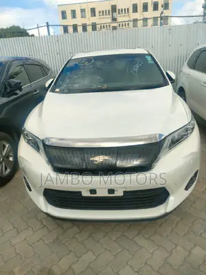 Toyota Harrier 2.0 2017 White
