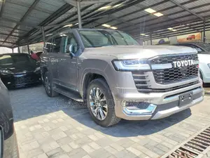 New Toyota Land Cruiser 2023 Gold