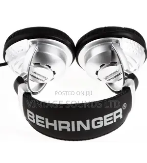 Behringer HPS3000 High-Performance Studio Headphones /Black