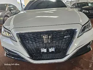 Toyota Crown 2019 Off white