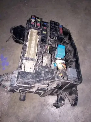 Engine Fusebox for Fielder Nze Axio Runx.