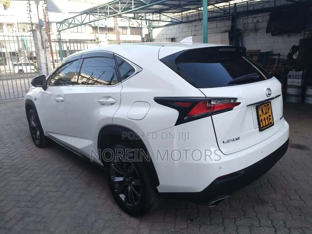 Lexus NX 2017 Off white