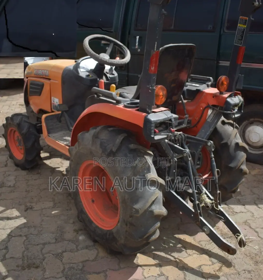 Kubota B2320