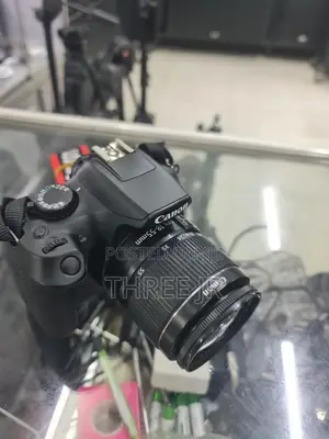 Cannon 1300D Camera With Inbuilt Flash