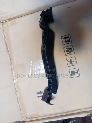 Sbari Forester Right Hand Bumper Support/ Slide/ Retainer
