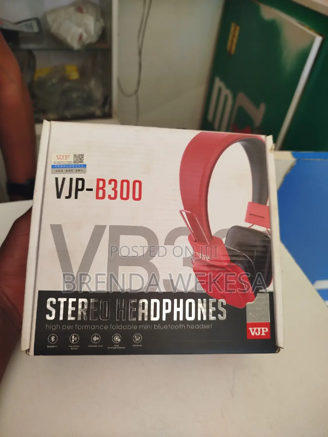 Wireless Bluetooth Headphones With Maximum Adjustable Volume
